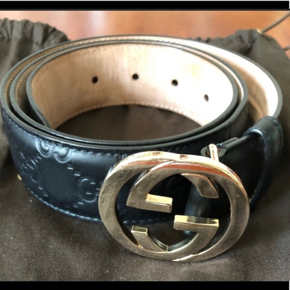 Gucci black belt sz 85 fits 4-6